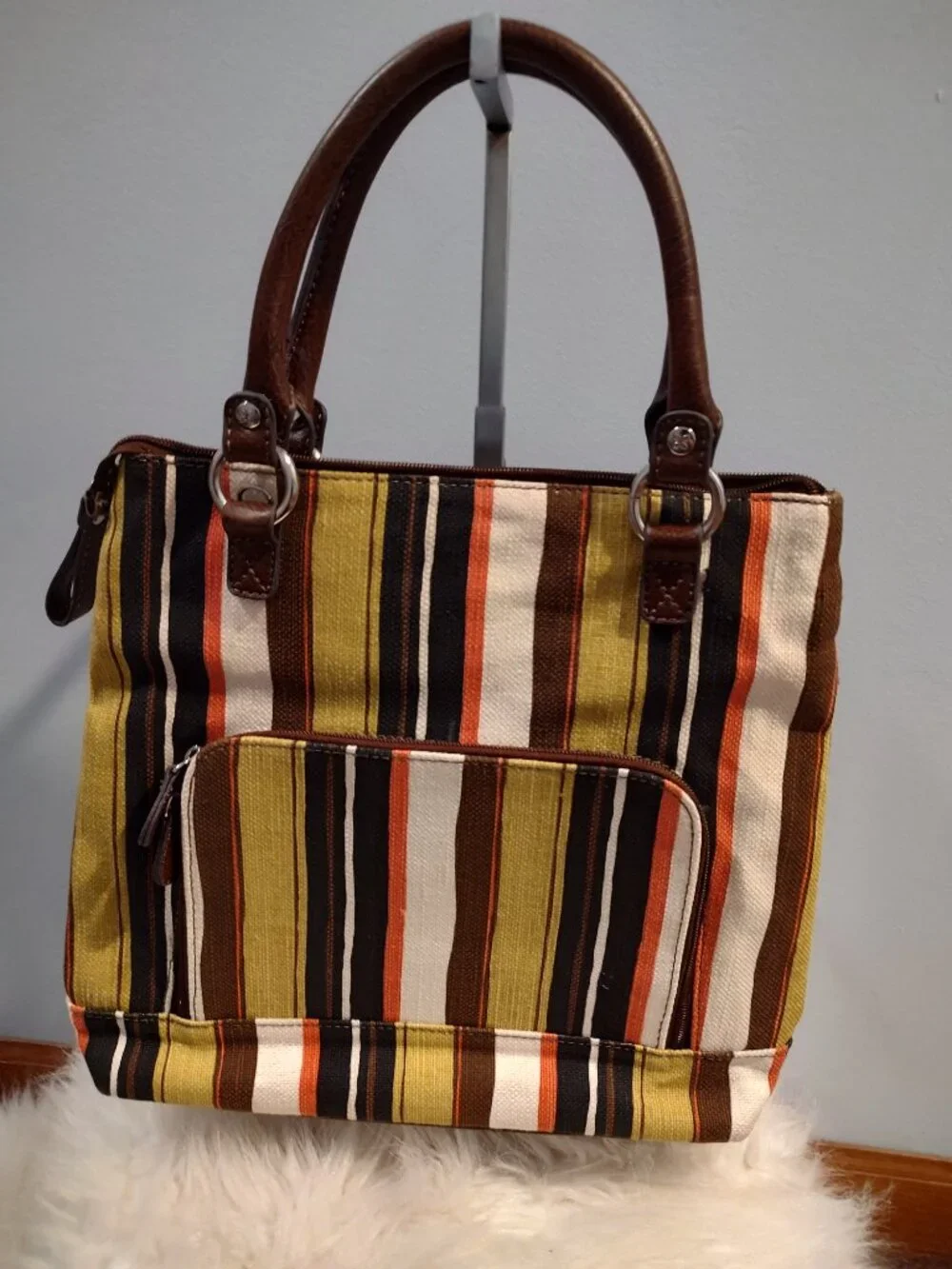 Multicolor Relic Handbag - Picture 2 of 7